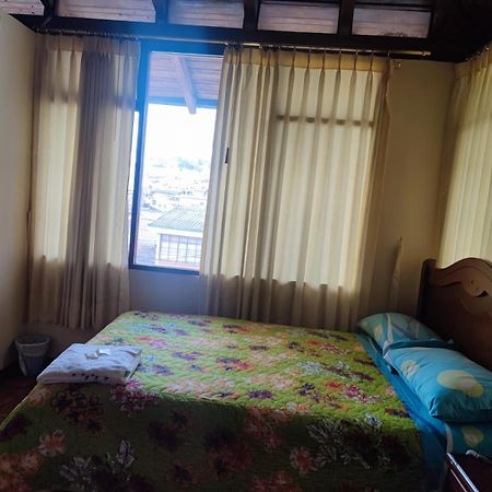 Hostal El Confort Quito Norte ภายนอก รูปภาพ