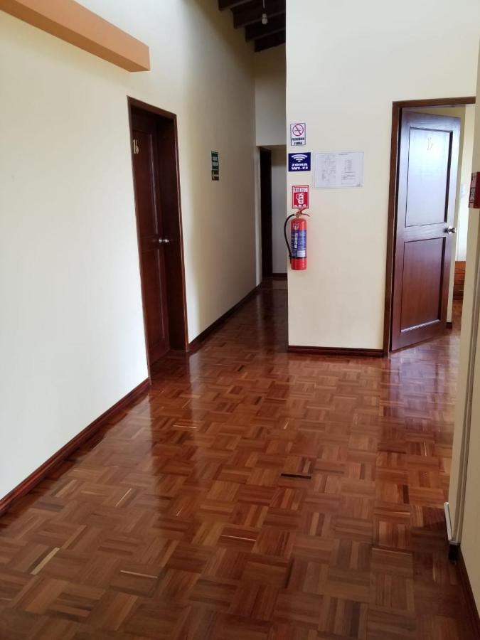 Hostal El Confort Quito Norte ภายนอก รูปภาพ