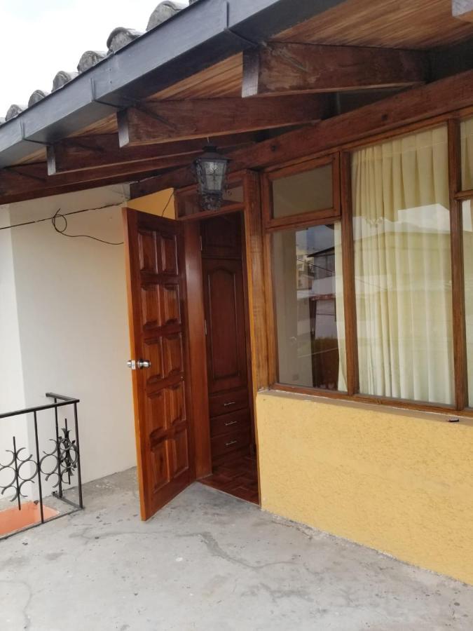 Hostal El Confort Quito Norte ภายนอก รูปภาพ