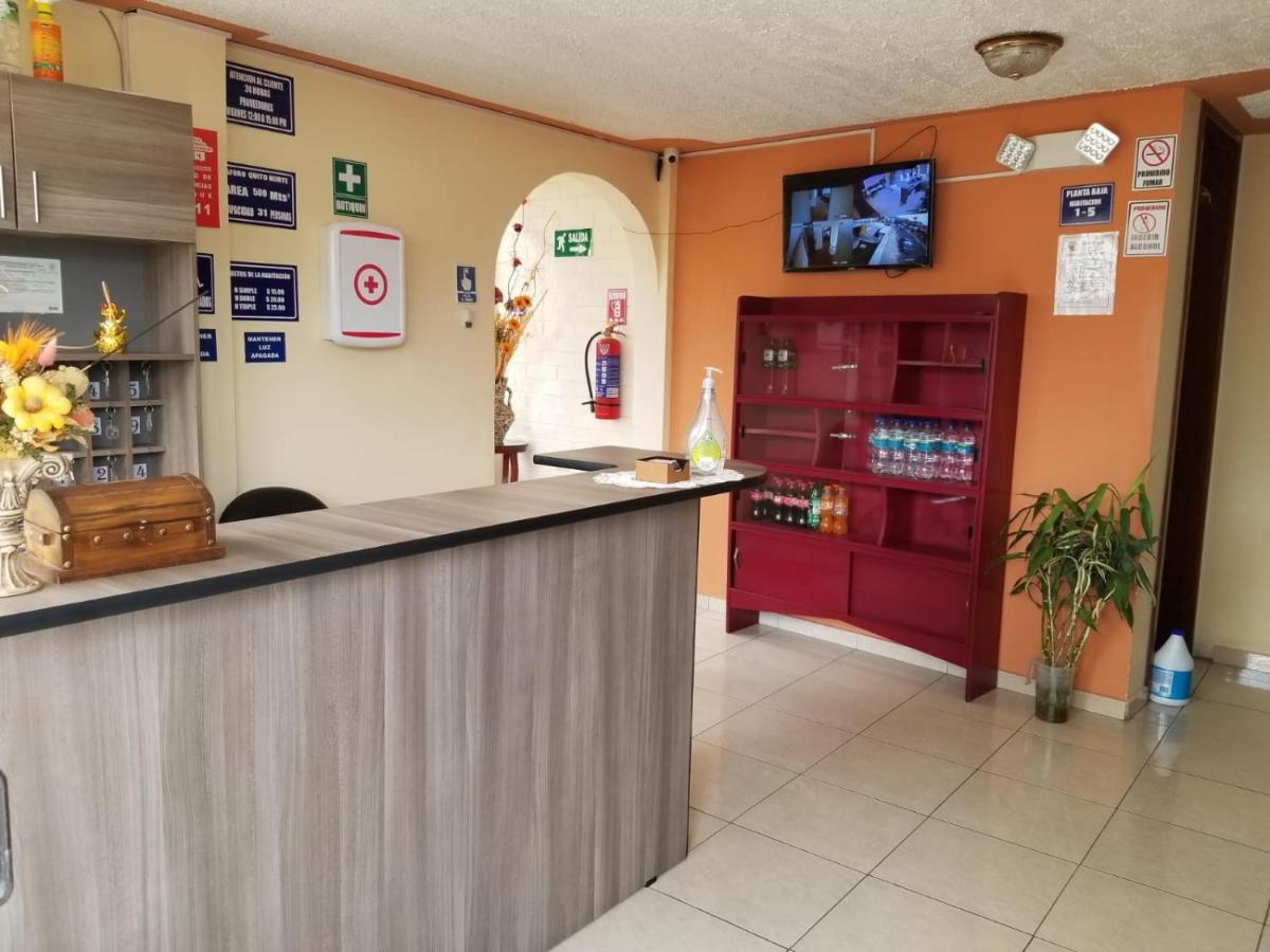 Hostal El Confort Quito Norte ภายนอก รูปภาพ