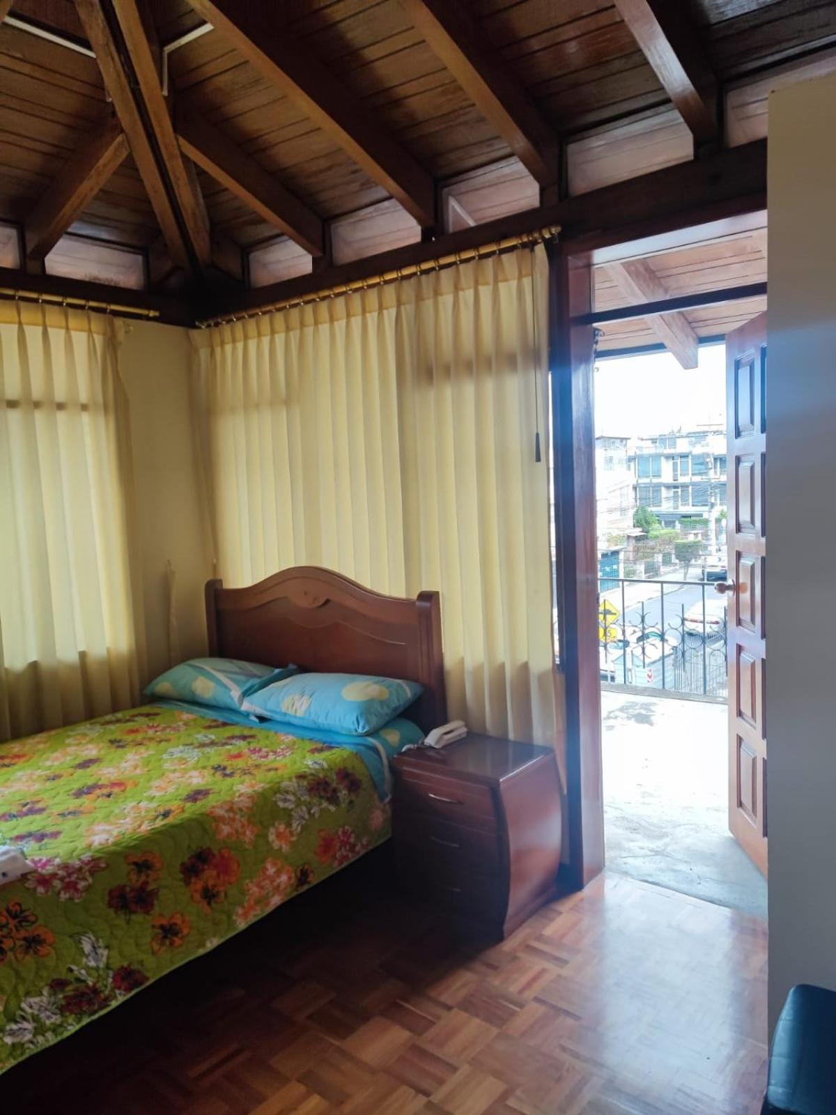Hostal El Confort Quito Norte ภายนอก รูปภาพ