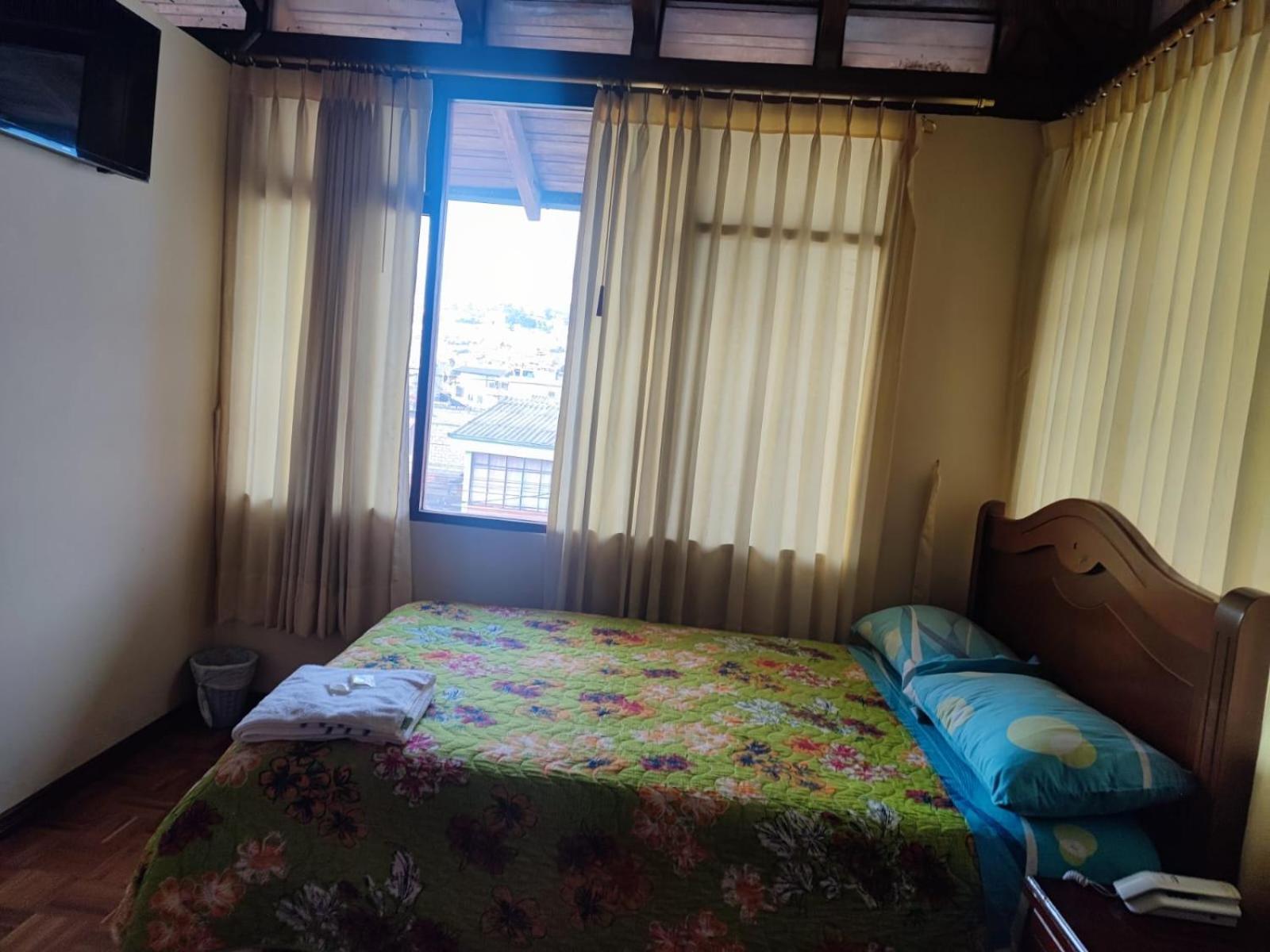 Hostal El Confort Quito Norte ภายนอก รูปภาพ